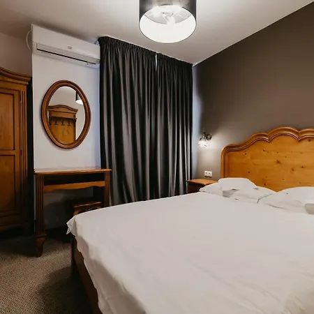 Meteor Aparthotel 3*