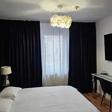 Meteor Aparthotel 3*