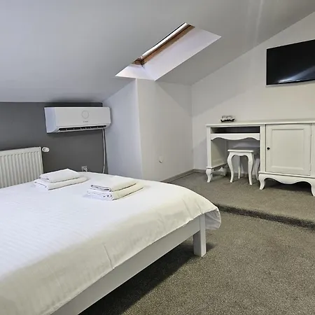Meteor Aparthotel 3*